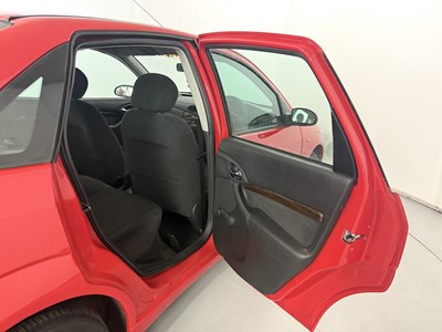 Lot 154 - 1999 Ford Focus Ghia - NO RESERVE