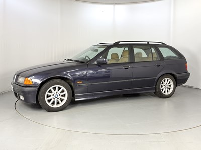 Lot 27 - 1997 BMW 328i