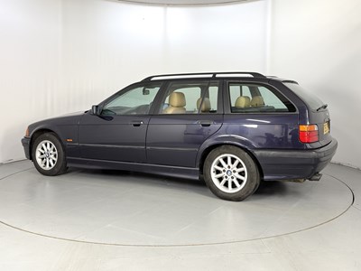Lot 27 - 1997 BMW 328i