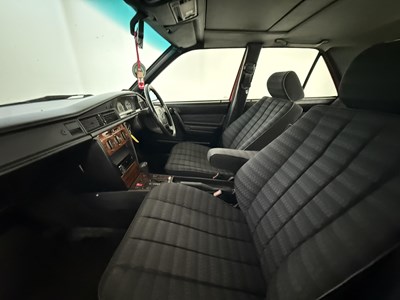 Lot 120 - 1993 Mercedes-Benz 190D