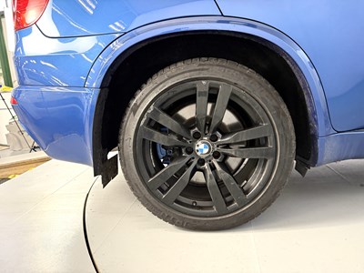 Lot 16 - 2010 BMW X5M