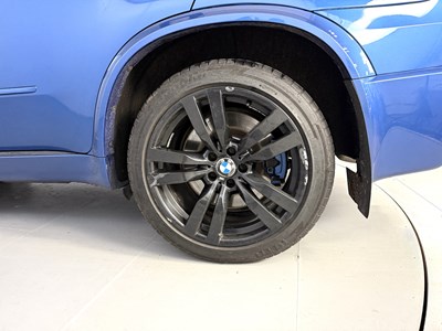 Lot 16 - 2010 BMW X5M