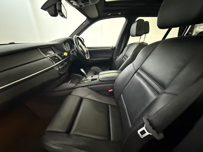 Lot 16 - 2010 BMW X5M
