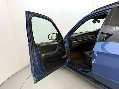 Lot 16 - 2010 BMW X5M