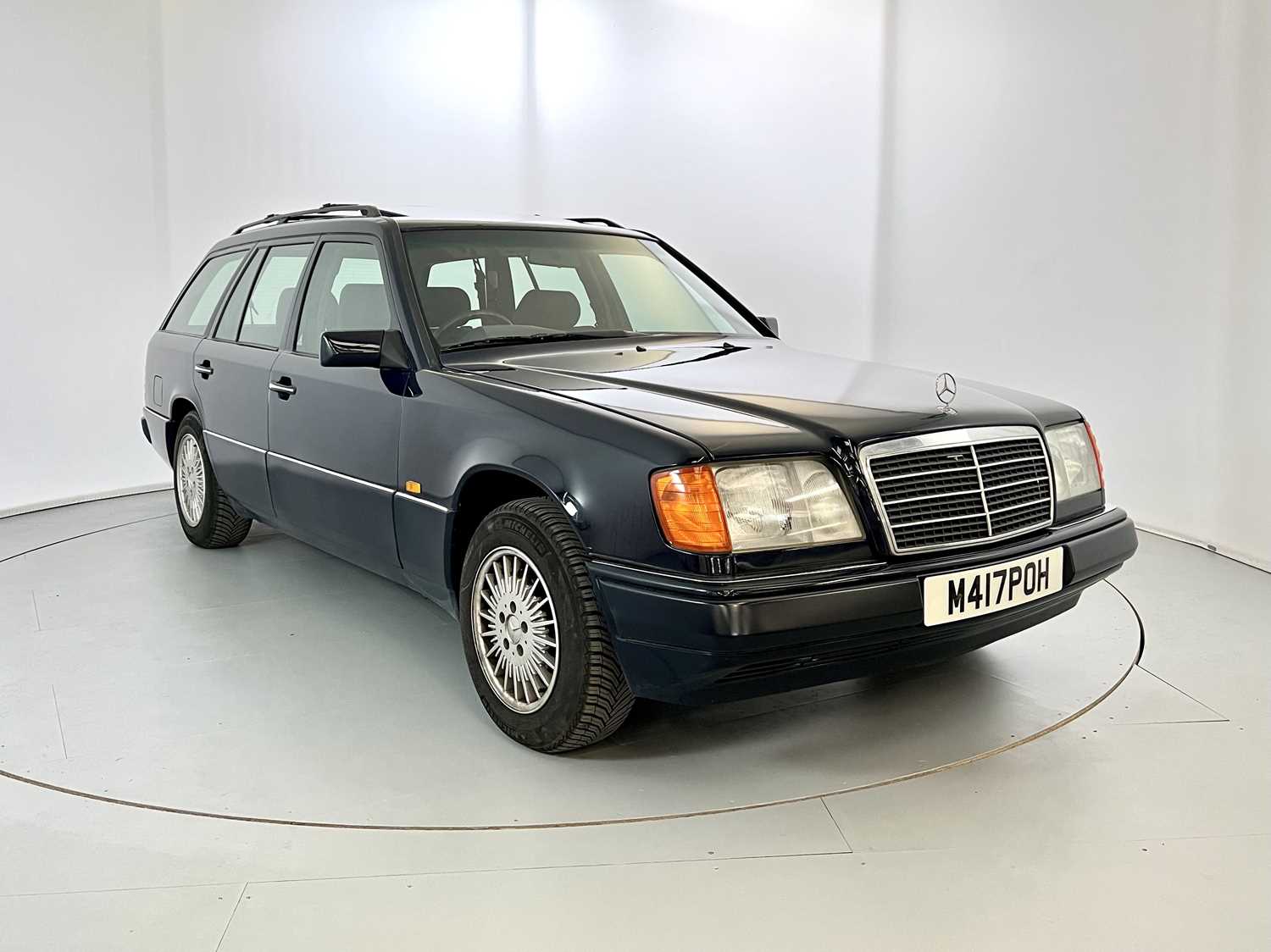 Lot 138 - 1995 Mercedes-Benz 220E - NO RESERVE
