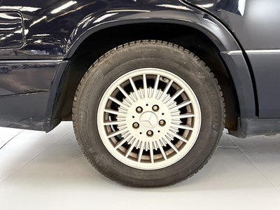 Lot 138 - 1995 Mercedes-Benz 220E - NO RESERVE
