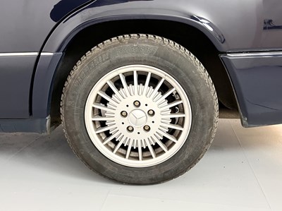 Lot 138 - 1995 Mercedes-Benz 220E - NO RESERVE