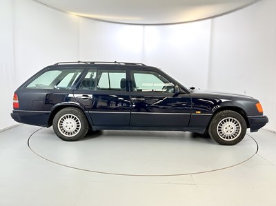Lot 138 - 1995 Mercedes-Benz 220E - NO RESERVE