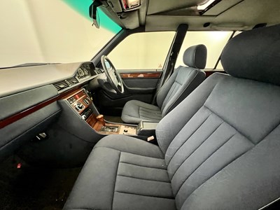 Lot 138 - 1995 Mercedes-Benz 220E - NO RESERVE