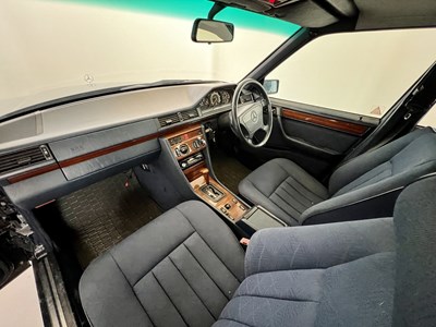 Lot 138 - 1995 Mercedes-Benz 220E - NO RESERVE