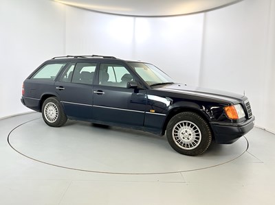 Lot 138 - 1995 Mercedes-Benz 220E - NO RESERVE
