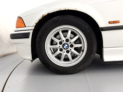 Lot 68 - 1997 BMW 328i