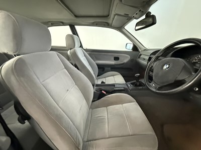 Lot 68 - 1997 BMW 328i