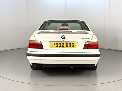 Lot 68 - 1997 BMW 328i