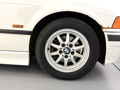 Lot 68 - 1997 BMW 328i