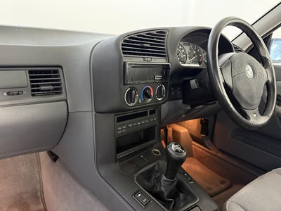 Lot 68 - 1997 BMW 328i