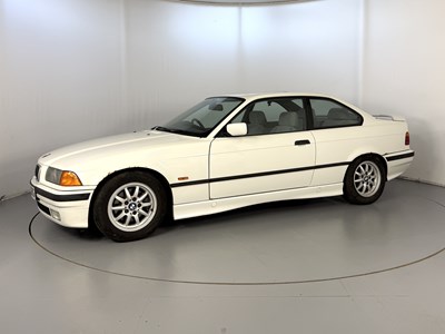 Lot 68 - 1997 BMW 328i