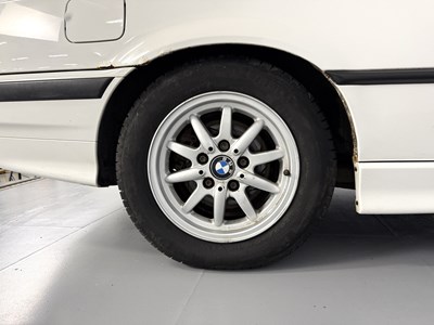 Lot 68 - 1997 BMW 328i