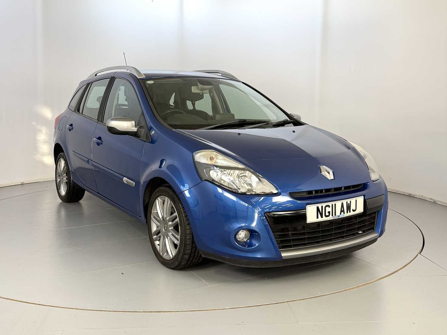 Lot 131 - 2011 Renault Clio - NO RESERVE
