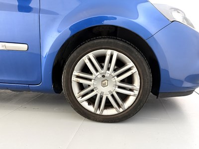 Lot 131 - 2011 Renault Clio - NO RESERVE