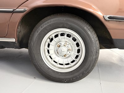Lot 29 - 1975 Mercedes-Benz 280S