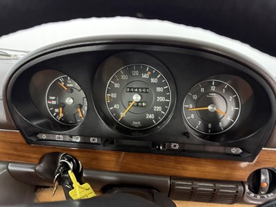 Lot 29 - 1975 Mercedes-Benz 280S