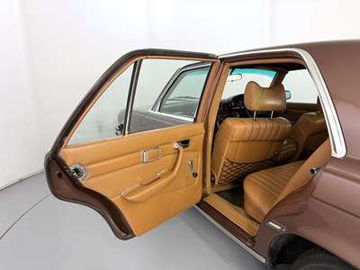 Lot 29 - 1975 Mercedes-Benz 280S