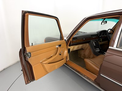 Lot 29 - 1975 Mercedes-Benz 280S
