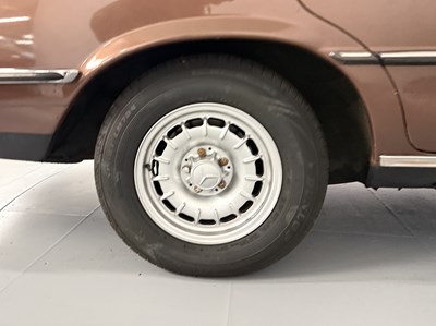 Lot 29 - 1975 Mercedes-Benz 280S