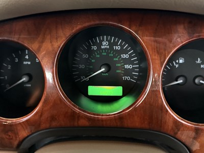 Lot 101 - 1998 Jaguar XJ8