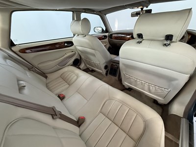 Lot 101 - 1998 Jaguar XJ8