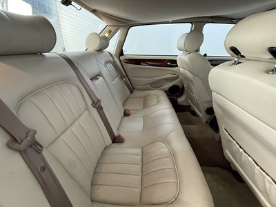 Lot 101 - 1998 Jaguar XJ8