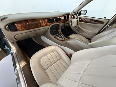 Lot 101 - 1998 Jaguar XJ8