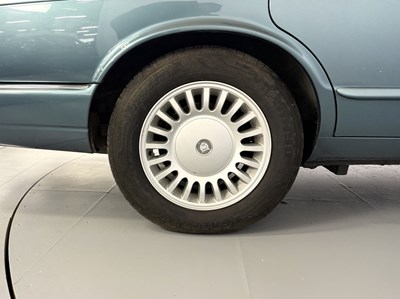 Lot 101 - 1998 Jaguar XJ8