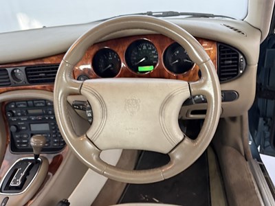 Lot 101 - 1998 Jaguar XJ8