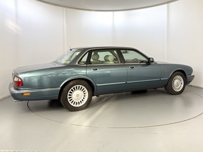 Lot 101 - 1998 Jaguar XJ8