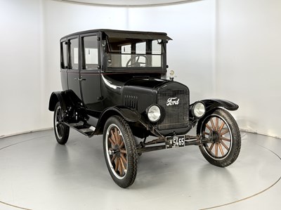 Lot 64 - 1924 Ford Model T Sedan