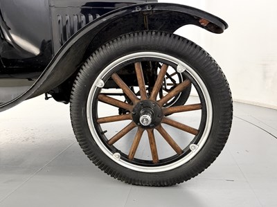 Lot 63 - 1924 Ford Model T Sedan