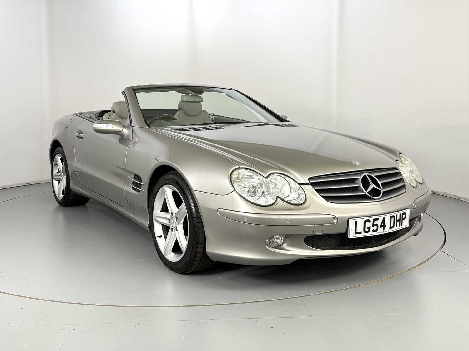 Lot 17 - 2004 Mercedes-Benz SL350