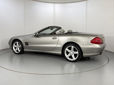 Lot 17 - 2004 Mercedes-Benz SL350