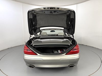 Lot 17 - 2004 Mercedes-Benz SL350