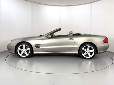 Lot 17 - 2004 Mercedes-Benz SL350
