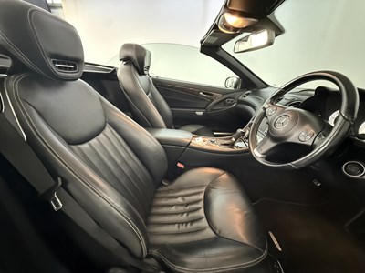 Lot 56 - 2010 Mercedes-Benz SL350