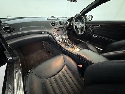 Lot 56 - 2010 Mercedes-Benz SL350