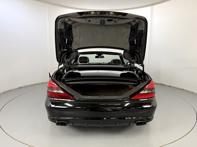 Lot 56 - 2010 Mercedes-Benz SL350
