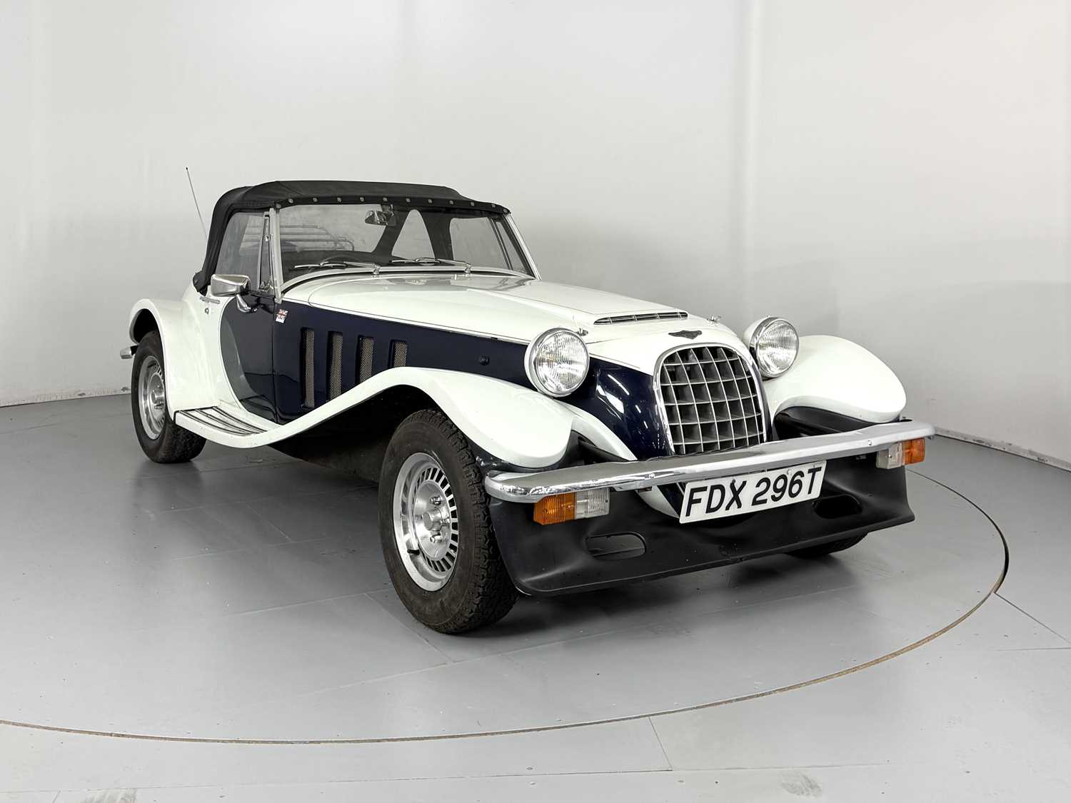 Lot 60 - 1979 Panther Lima