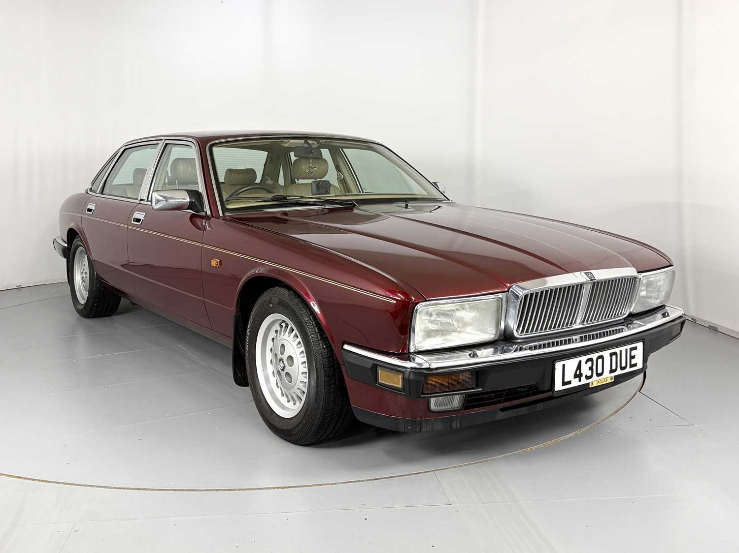 Lot 42 - 1993 Jaguar XJ 4.0 Sovereign