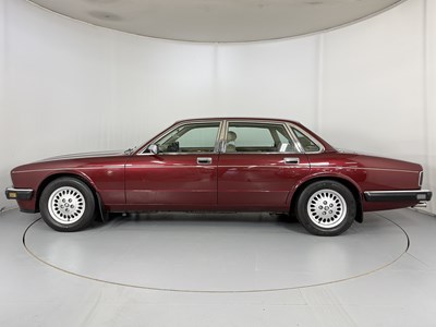 Lot 42 - 1993 Jaguar XJ 4.0 Sovereign