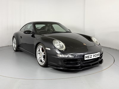 Lot 43 - 2005 Porsche 911 Carrera 2S