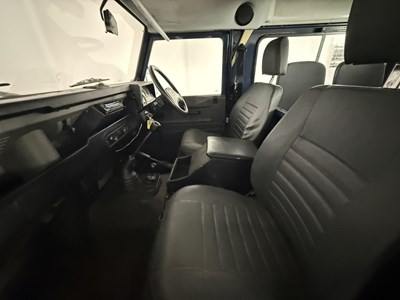 Lot 135 - 1999 Land Rover Defender